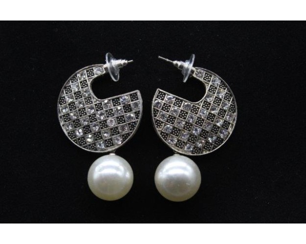 Oxidised Silver Finish Alloy Metal Designer American Diamonds and Pearls, Stud Earrings